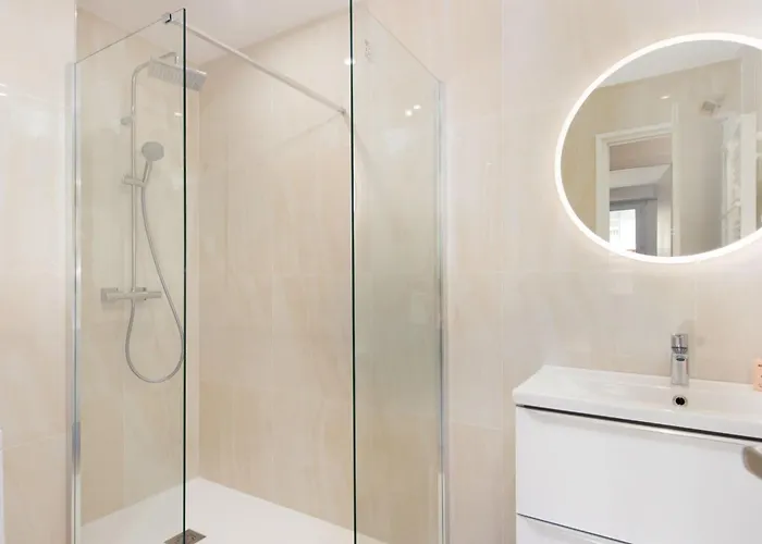 Gloria Marris مينتون